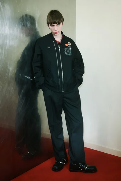 Look 15